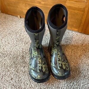 Bogs Classic Axel Snow boots size 3